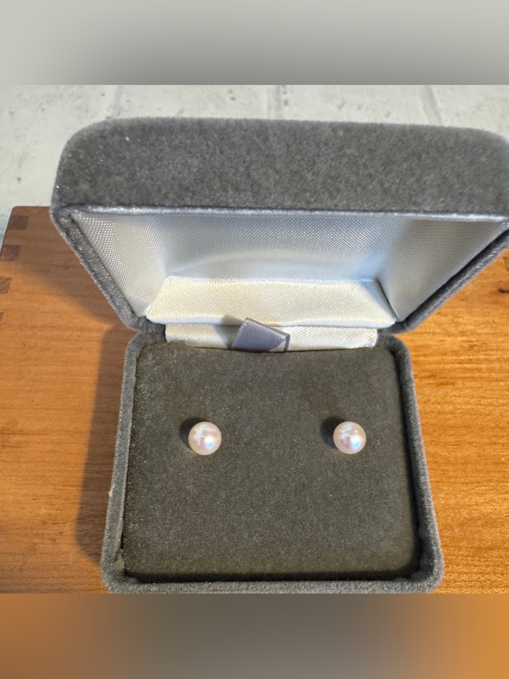Vintage Avon Faux Pearl Stud Earrings Gold Tone Post Backed With Box
